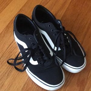Vans Ward Women’s sneaker.